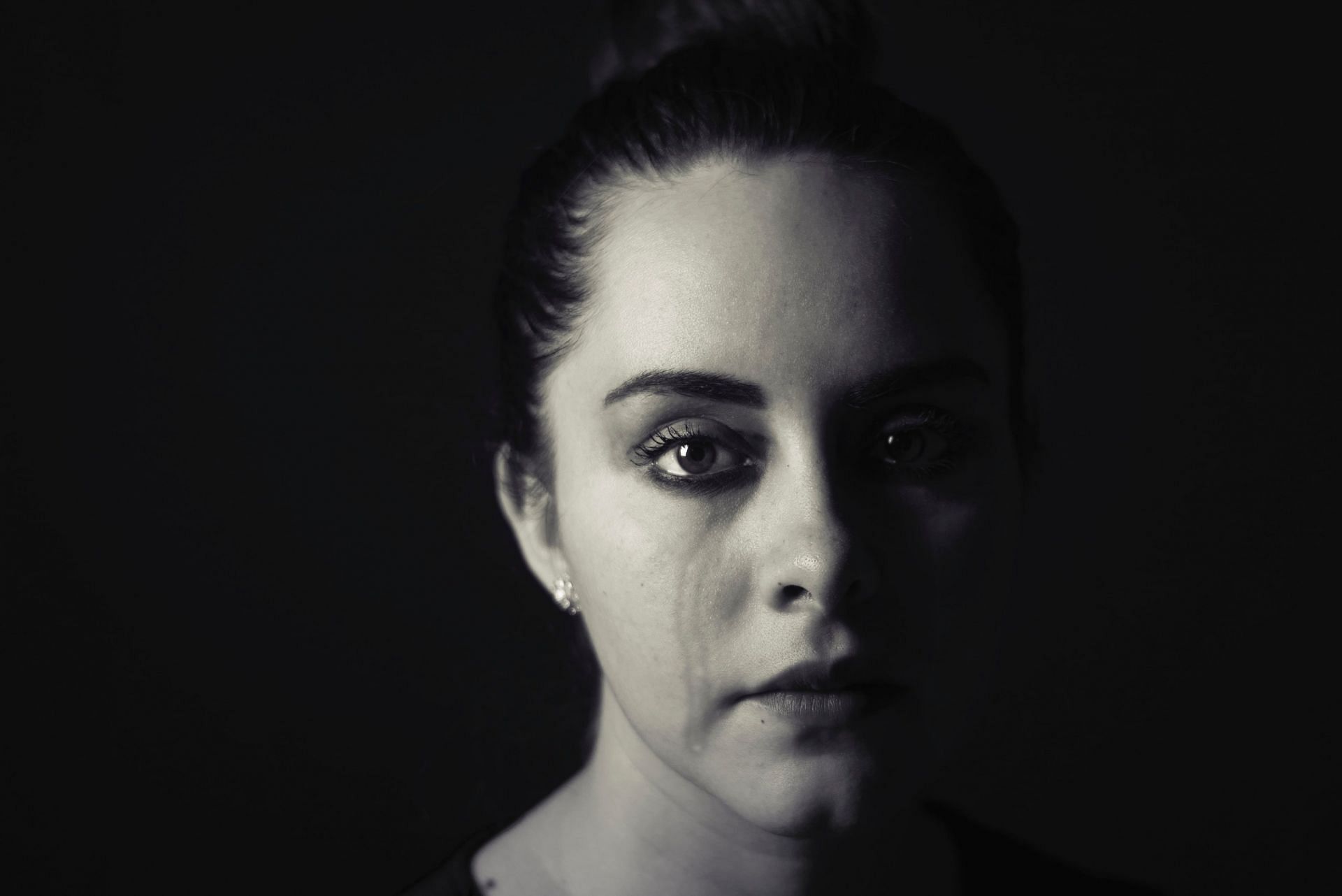 Crying burn calories (Image via Unsplash/Danie)